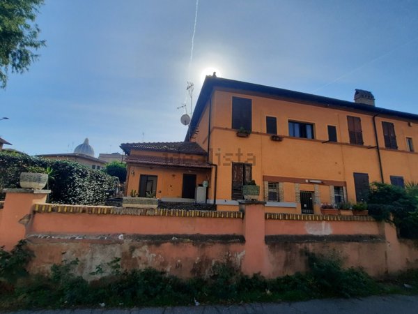appartamento in vendita a Roma in zona Ostiense