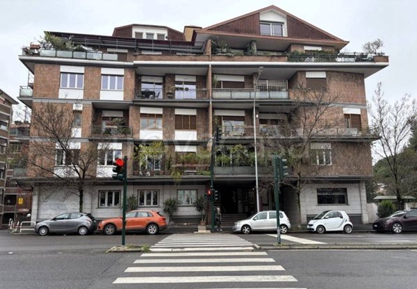 appartamento in vendita a Roma in zona Ostiense