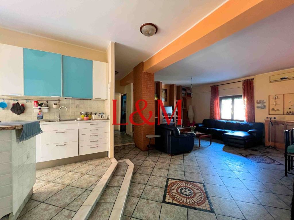 appartamento in vendita a Roma in zona Ostiense