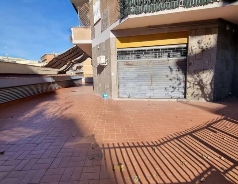 casa indipendente in vendita a Roma in zona Tuscolano