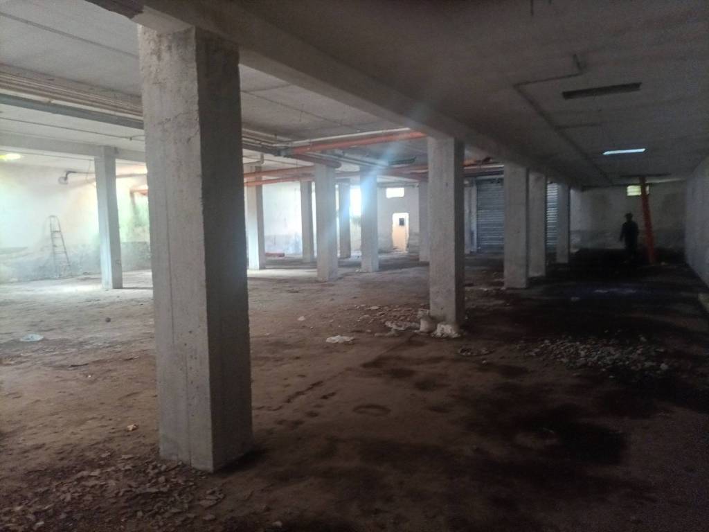 locale commerciale in vendita a Roma in zona Ponte Mammolo