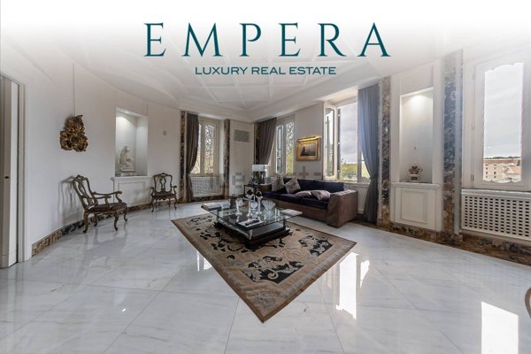 appartamento in vendita a Roma in zona Trevi-Colonna