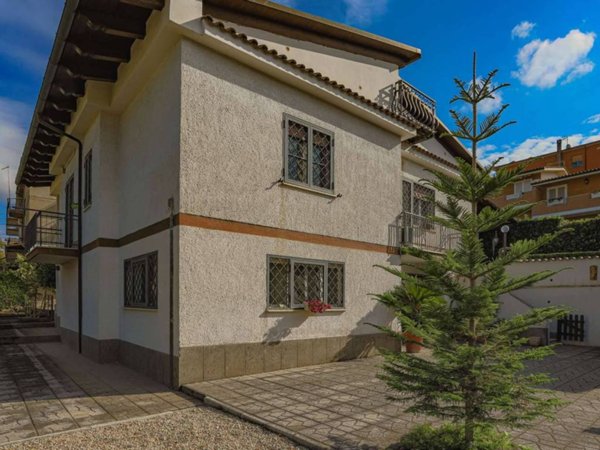 casa indipendente in vendita a Roma in zona Acilia
