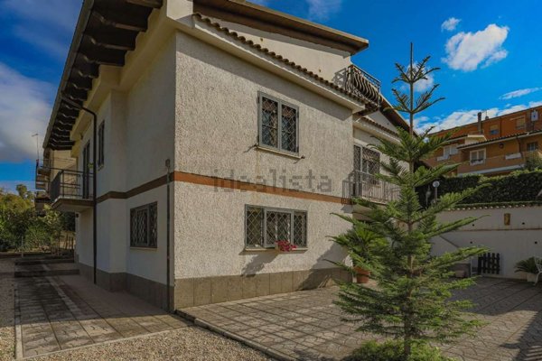 casa indipendente in vendita a Roma in zona Acilia