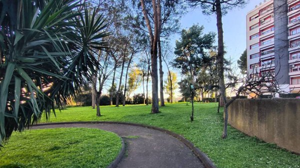 appartamento in vendita a Roma in zona Ostiense