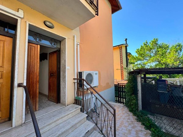 appartamento in vendita a Roma in zona Lunghezza