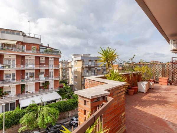 appartamento in vendita a Roma in zona Gianicolense