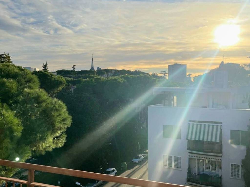 appartamento in vendita a Roma in zona EUR