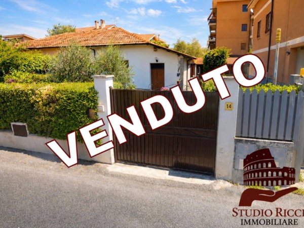 casa indipendente in vendita a Roma in zona Casal Morena