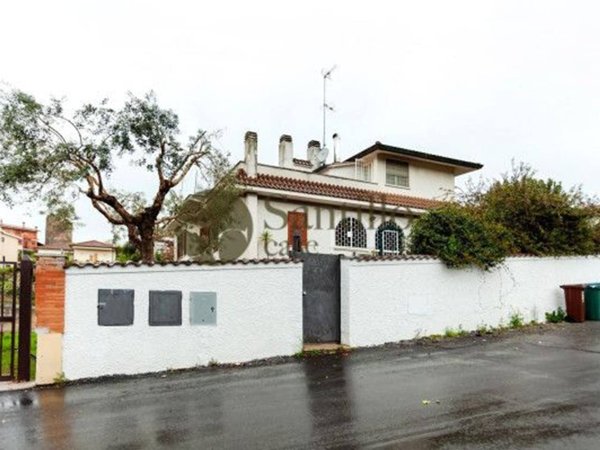 appartamento in vendita a Roma in zona Castel di Leva