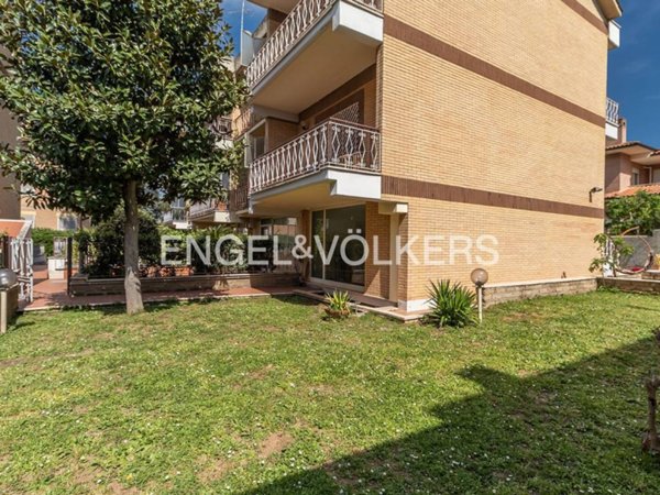 casa indipendente in vendita a Roma in zona Corviale