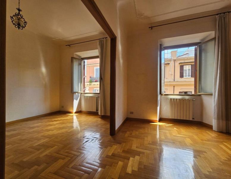 appartamento in vendita a Roma in zona Esquilino