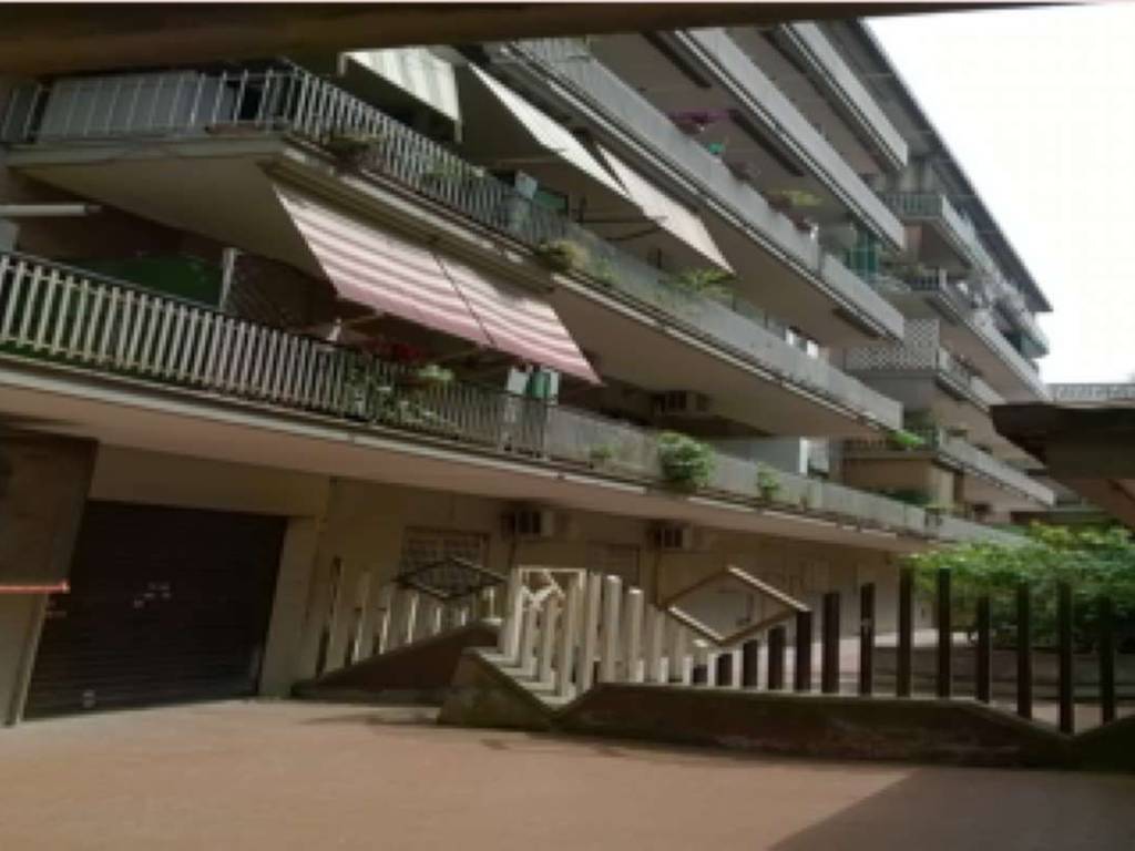 ufficio in vendita a Roma in zona Appio Claudio
