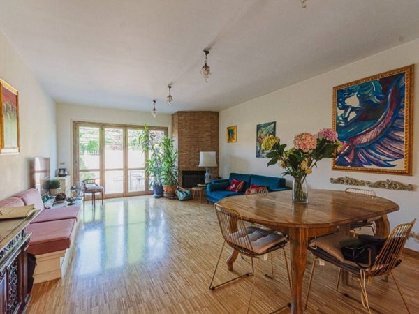 casa indipendente in vendita a Roma in zona Ardeatino