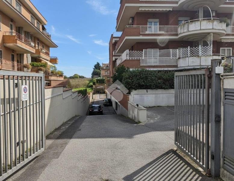 ufficio in vendita a Roma in zona Tor di Quinto