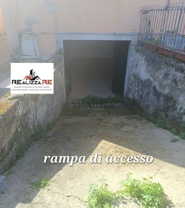 locale di sgombero in vendita a Roma in zona Romanina