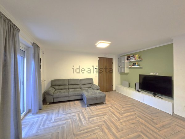 appartamento in vendita a Roma in zona Axa