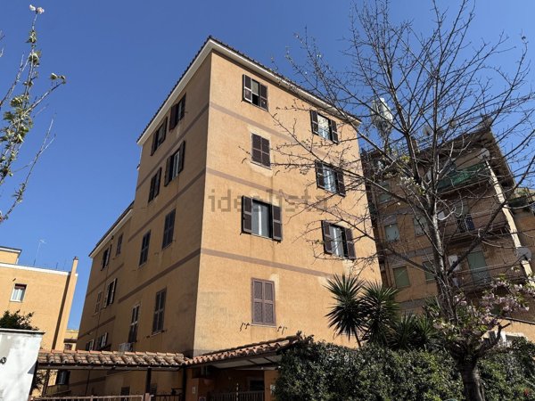 appartamento in vendita a Roma in zona Prenestino-Centocelle