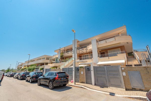 casa indipendente in vendita a Roma in zona Mezzocammino