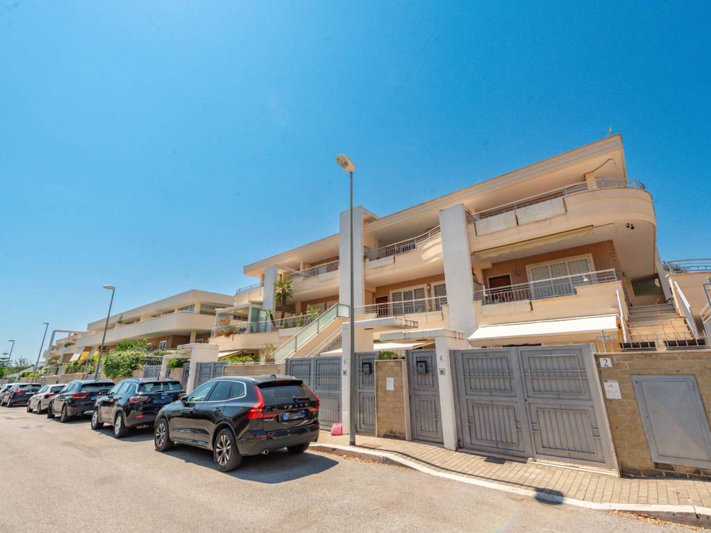 casa indipendente in vendita a Roma in zona Mezzocammino