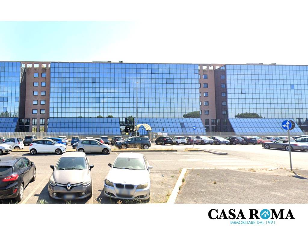 ufficio in vendita a Roma in zona Romanina
