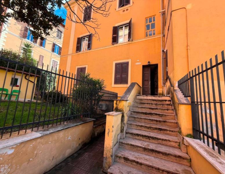 appartamento in vendita a Roma in zona Gianicolense