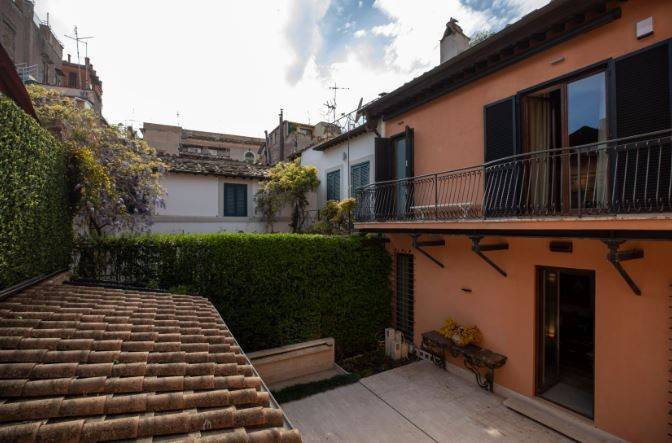 intera palazzina in vendita a Roma in zona Trastevere