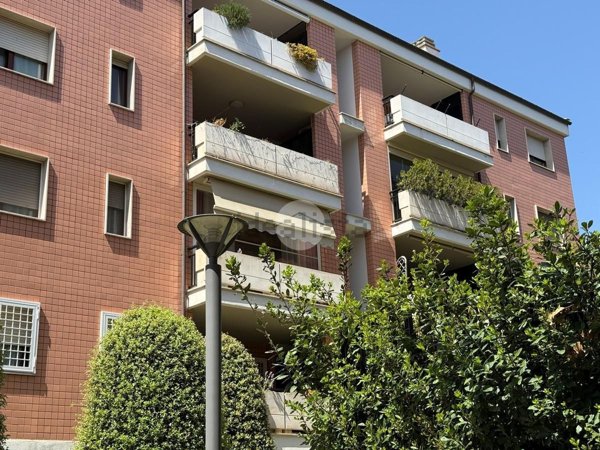 appartamento in vendita a Roma in zona Corviale