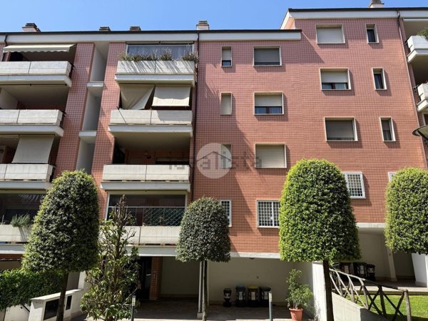 appartamento in vendita a Roma in zona Corviale