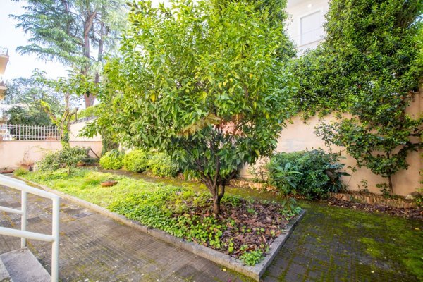 appartamento in vendita a Roma in zona Nomentano