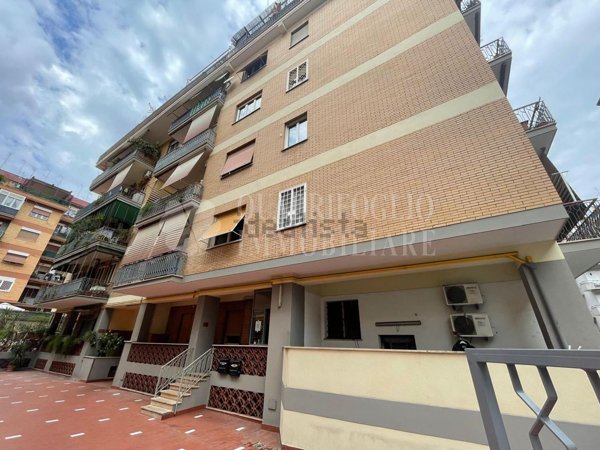 appartamento in vendita a Roma in zona Prenestino-Centocelle