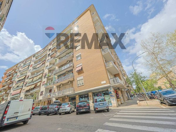 appartamento in vendita a Roma in zona Don Bosco