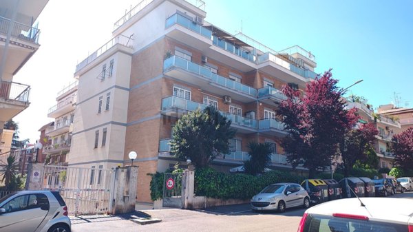 appartamento in vendita a Roma in zona Gianicolense