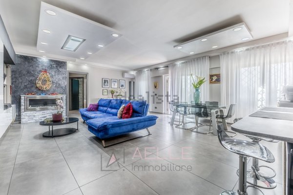 appartamento in vendita a Roma in zona Axa