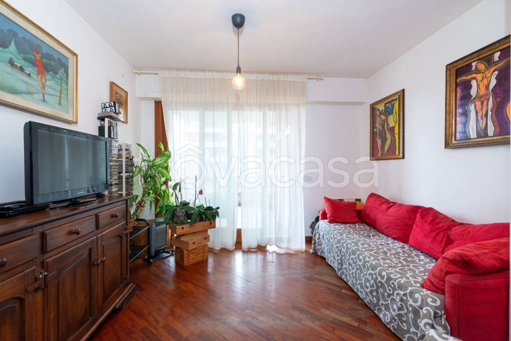 appartamento in vendita a Roma in zona Dragona/Bagnoletto