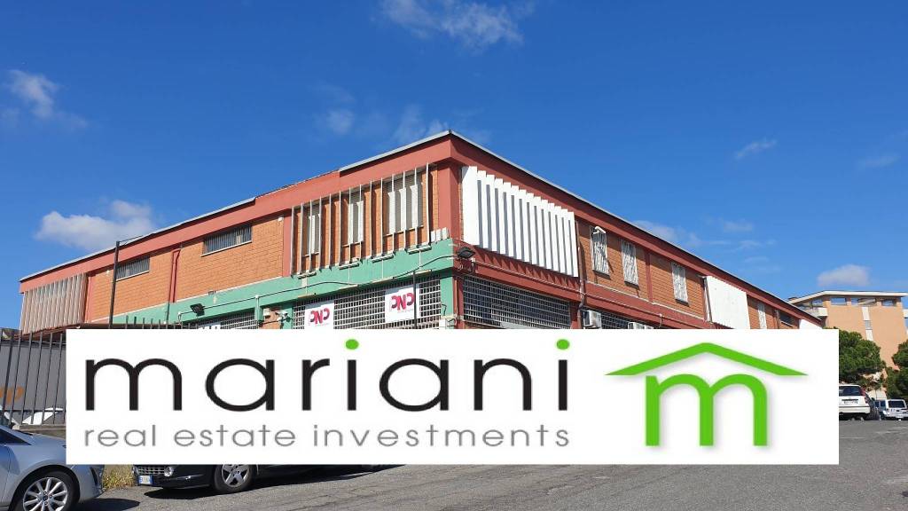 locale commerciale in vendita a Roma in zona Cinecittà