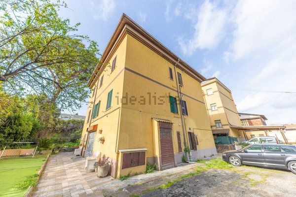 appartamento in vendita a Roma in zona Tor Bella Monaca