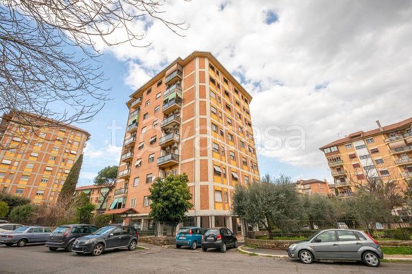 appartamento in vendita a Roma in zona Torre Spaccata
