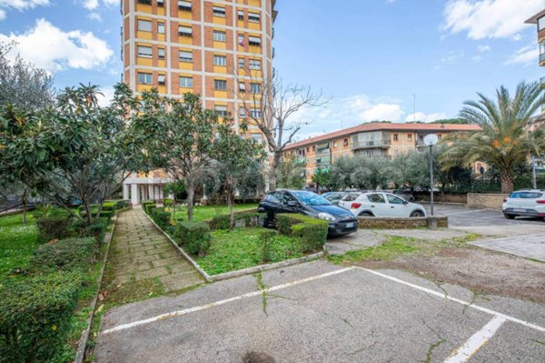 appartamento in vendita a Roma in zona Torre Spaccata