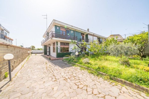 appartamento in vendita a Roma in zona Infernetto