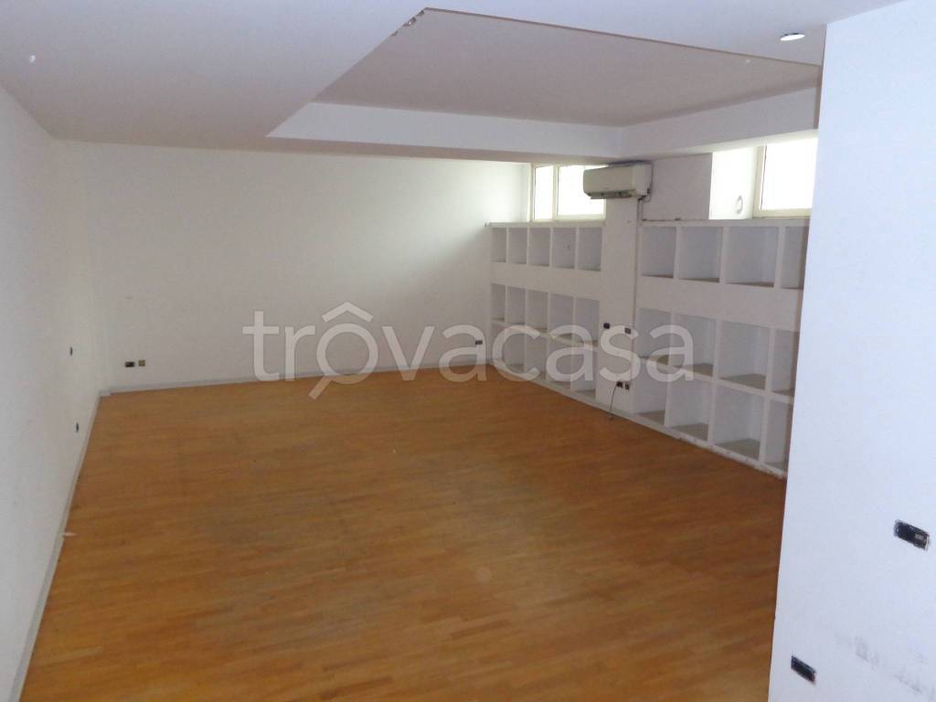 appartamento in vendita a Roma in zona Ostiense