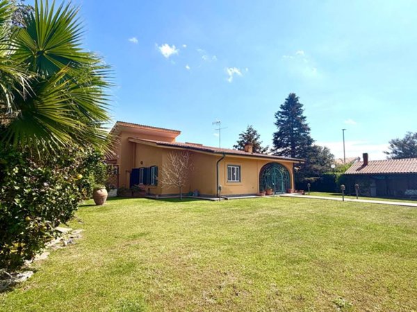 casa indipendente in vendita a Roma in zona Tor Vergata/Torrenova