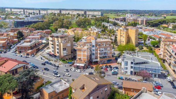 appartamento in vendita a Roma in zona Corviale