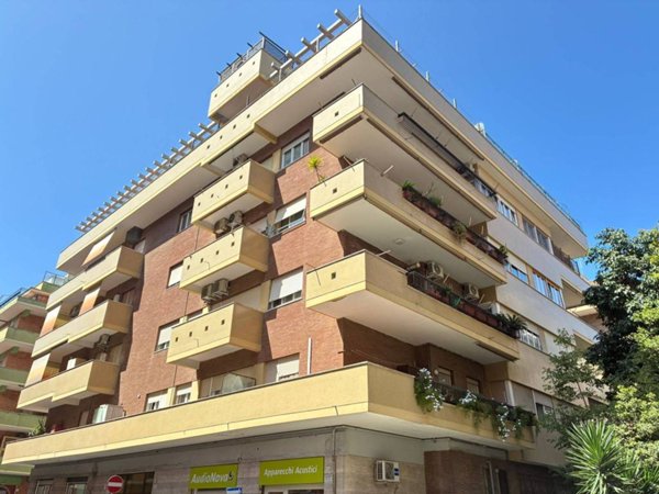 appartamento in vendita a Roma in zona Ostia