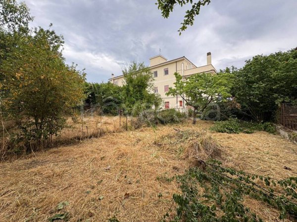 terreno edificabile in vendita a Roma in zona Torrione Cerquetta