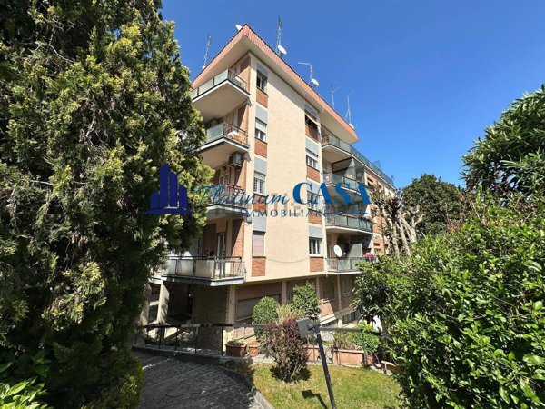 appartamento in vendita a Roma in zona Tor di Quinto