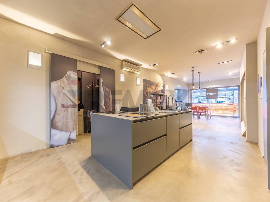 negozio in vendita a Roma in zona Aurelio