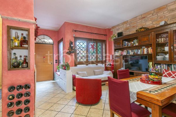 casa indipendente in vendita a Roma in zona Longarina