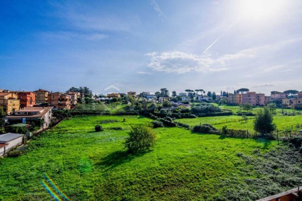 appartamento in vendita a Roma in zona Torrione Cerquetta
