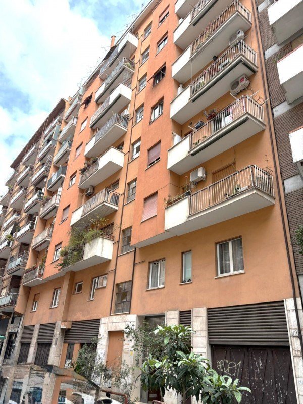 appartamento in vendita a Roma in zona Ostiense